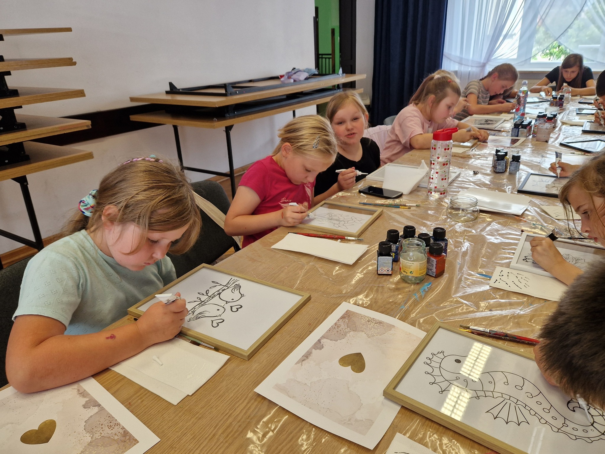 Miniaturka artykułu Kolorowe warsztaty malowania na szkle