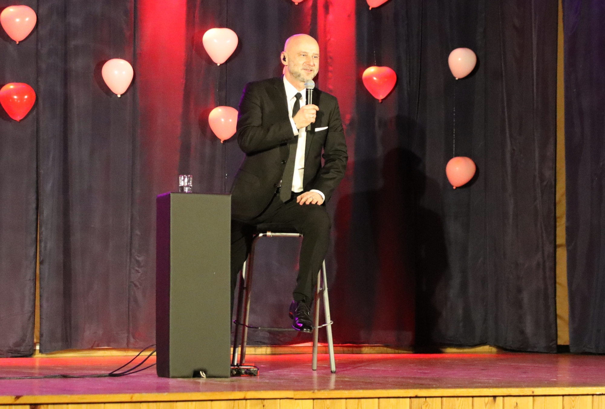 Miniaturka artykułu Walentynki pełne emocji, czyli muzyczny stand-up w wykonaniu Sławomira Malinowskiego